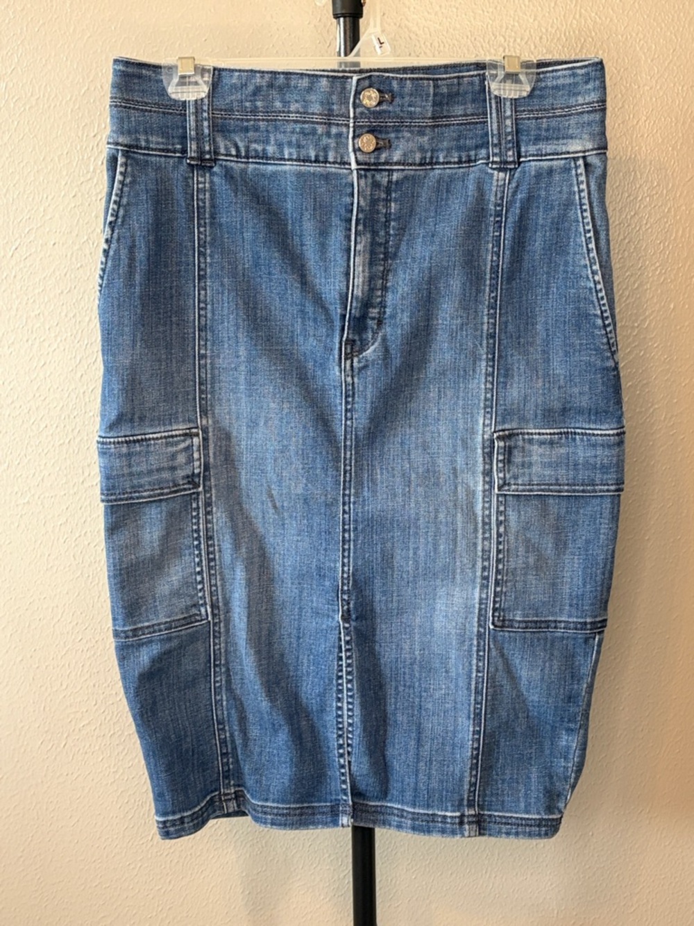 White House Black Market Denim Cargo Pencil Skirt Blue Stretch Midi Size 8 - Picture 2 of 5